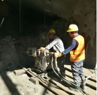 天桥水下抗分散灌浆料特点 水下不分散注浆料介绍