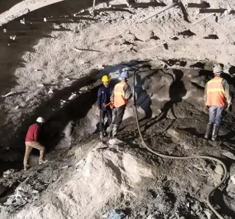 天桥拱顶带模注浆料的施工流程及注意事项